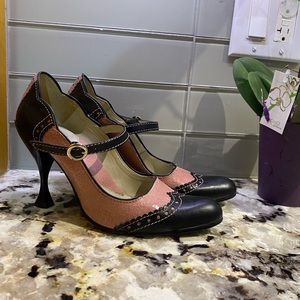 Listen up Harlow, Fluevog size 9
